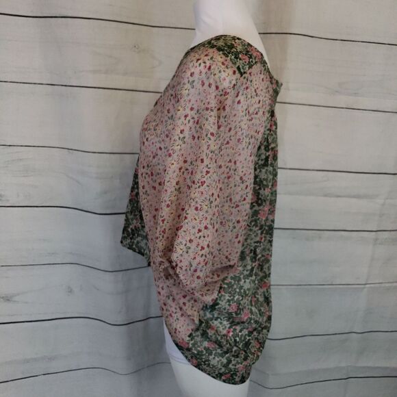3/$25 Black Poppy size small boho floral sheer top - Picture 5 of 5
